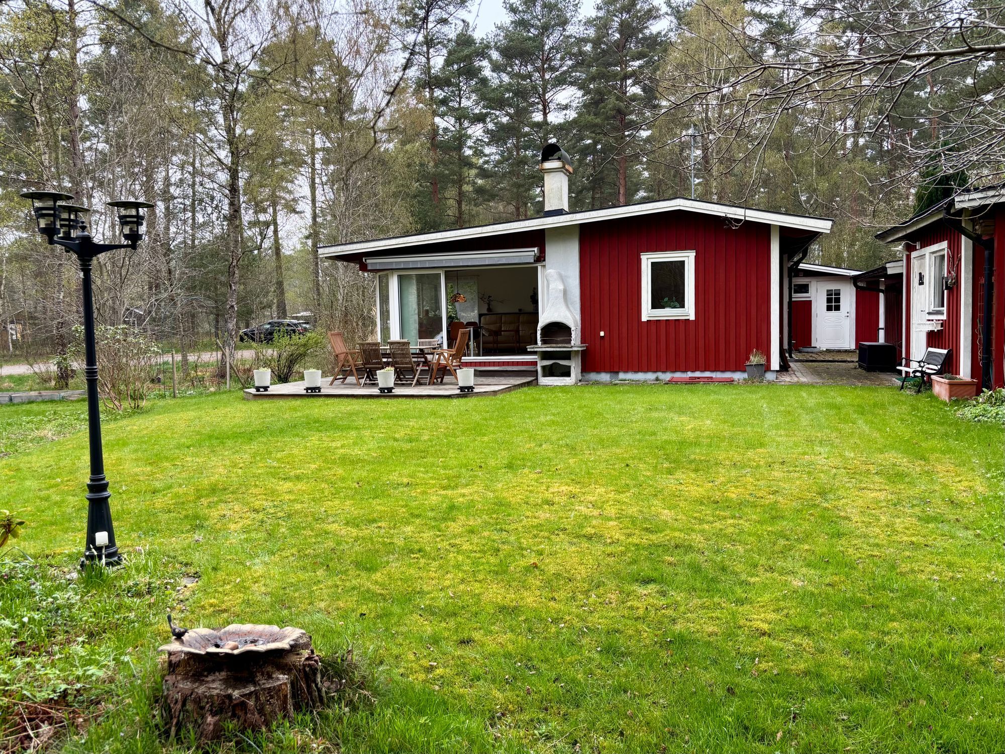 Sjönära boende mitt i skogen – bild 14 av 24