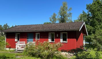 Stuga i Roslagen nära Herräng Dancecamp och havet.