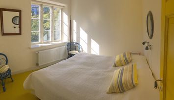 Österlen, Viks fiskeläge, skola vid havet