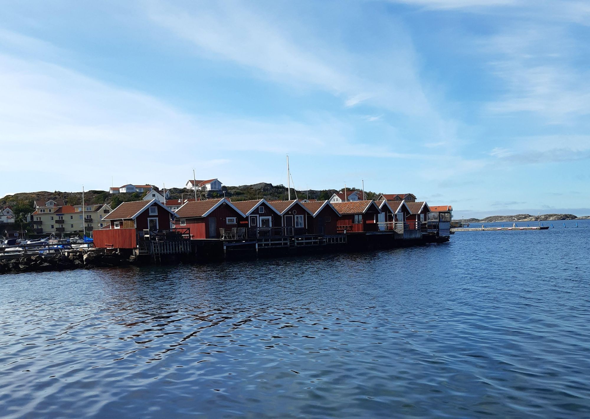 HUS BOHUSLÄN NÄRA BADSTRAND OCH BUTIKER