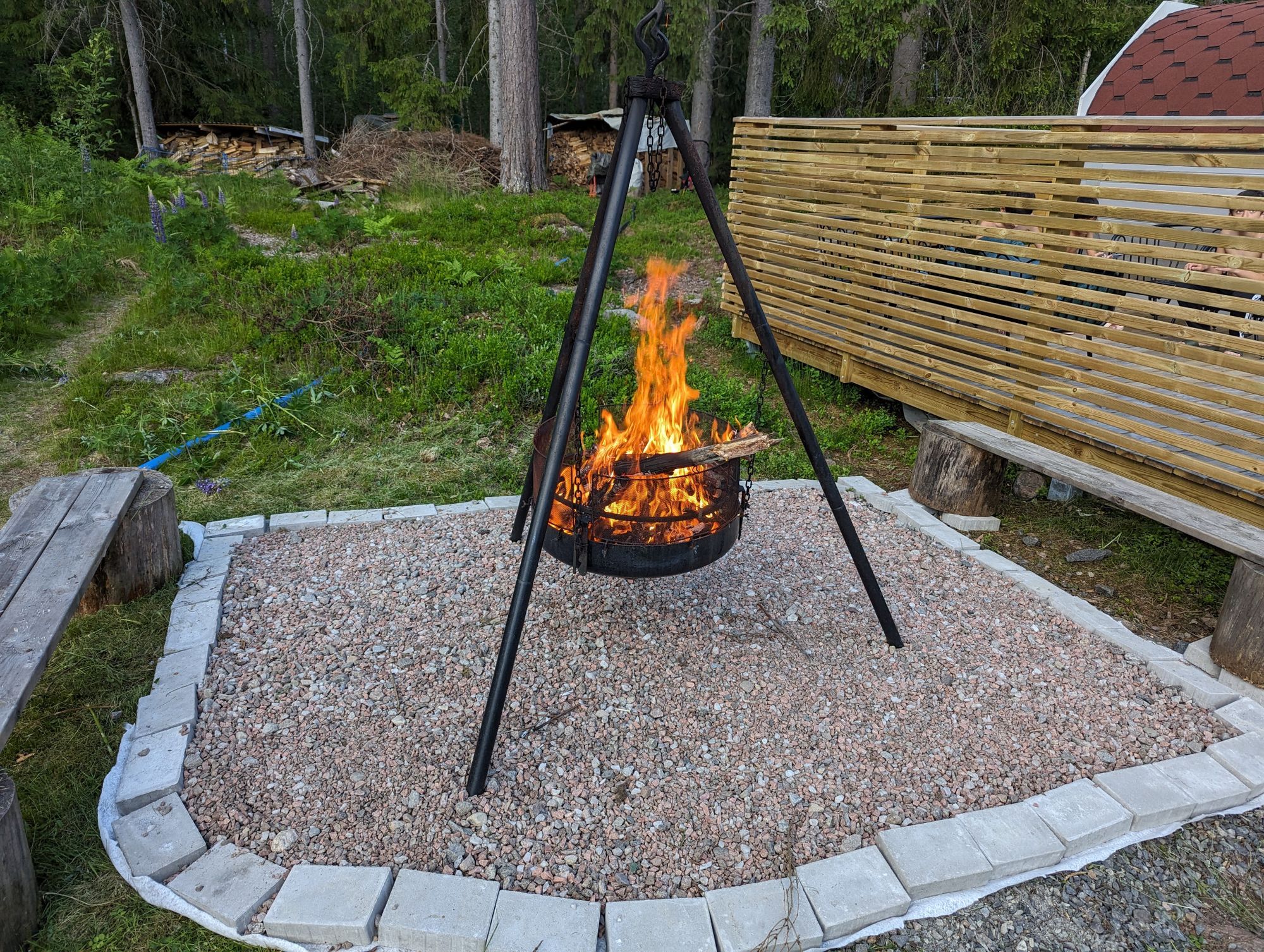 Åretrunt stuga med vedeldad bastu nära strand – bild 16 av 24