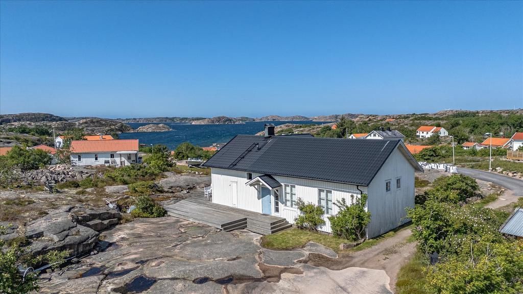Rymligt sekelskifteshus vid havet