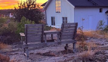 Rymligt sekelskifteshus vid havet