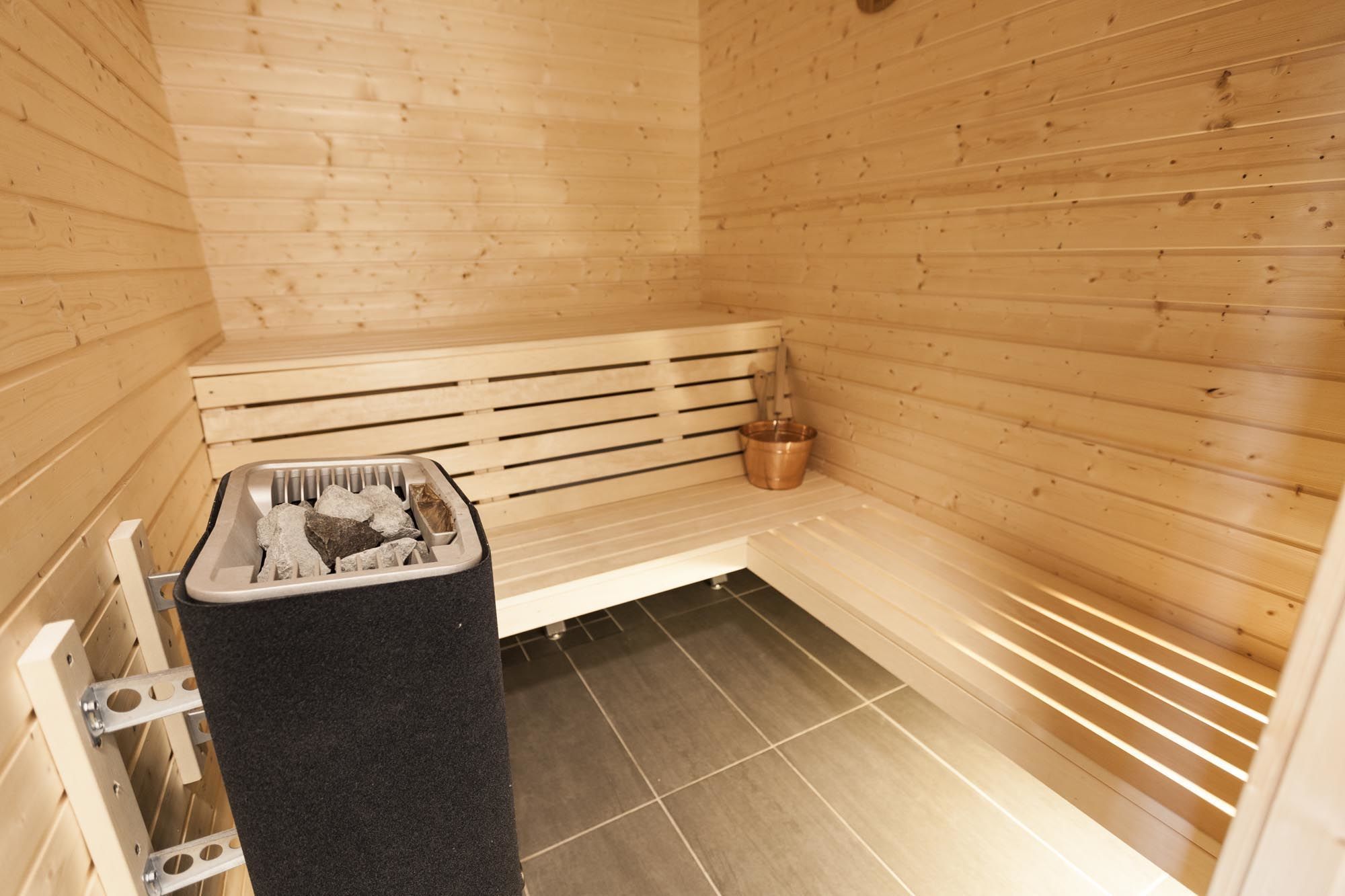 Kläppbacken övre. 12 bädds stugor m jacuzzibad mm – bild 10 av 15