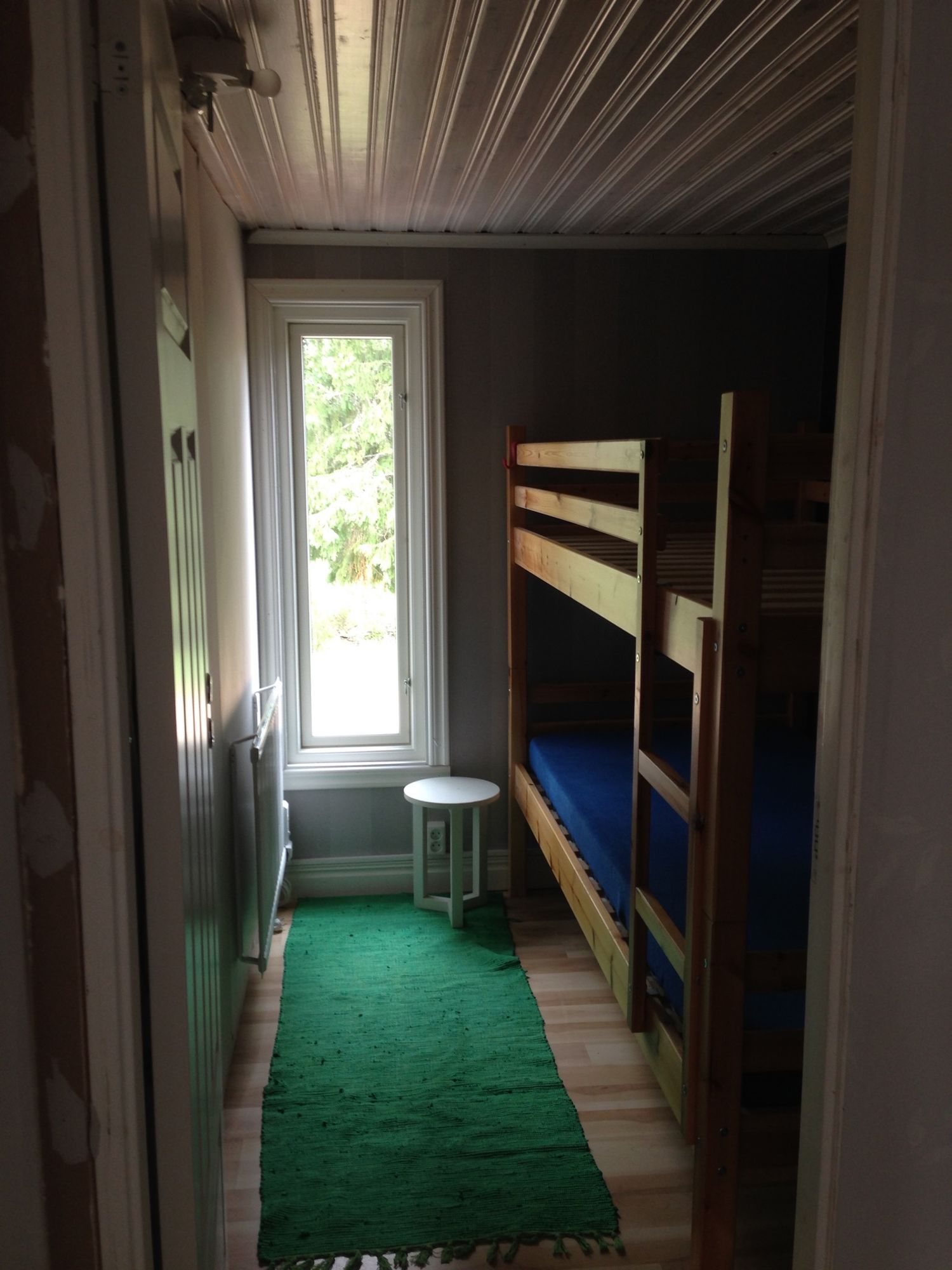 Härlig stuga med sjötomt och ostört läge – bild 13 av 24