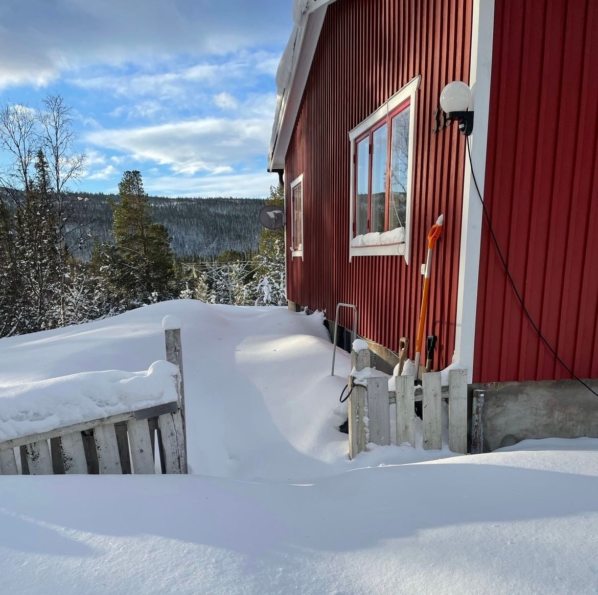 Mysig stuga i Ljungdalsfjällen