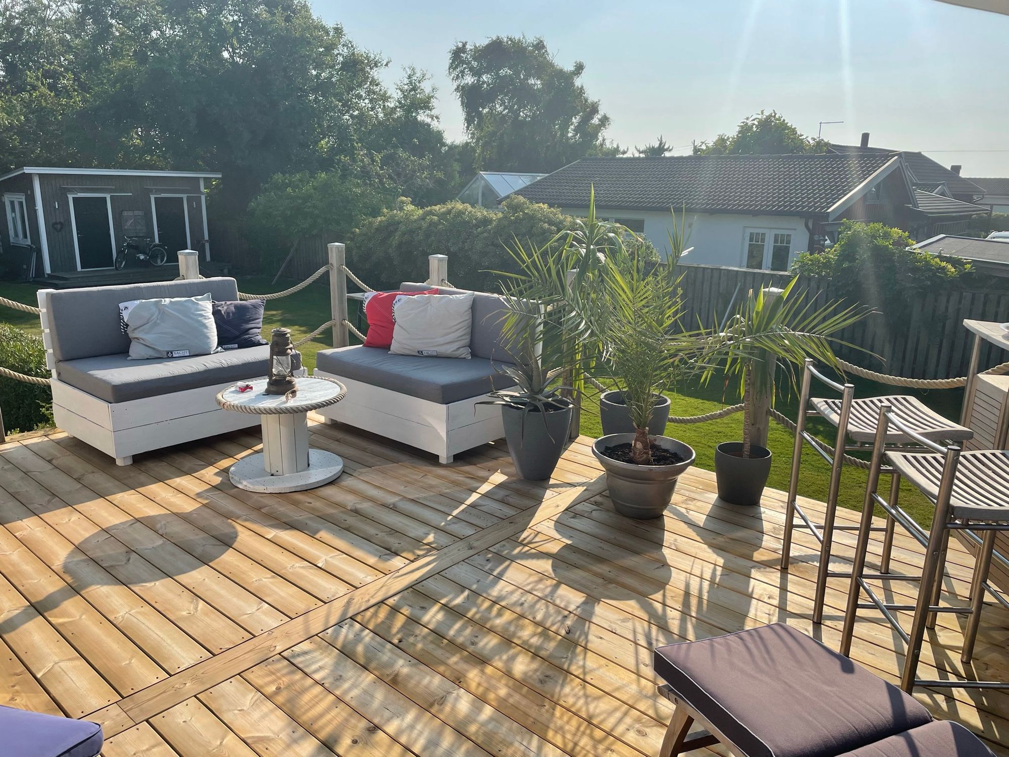 Stort strandnära sommarhus med härlig trädgård – bild 11 av 24