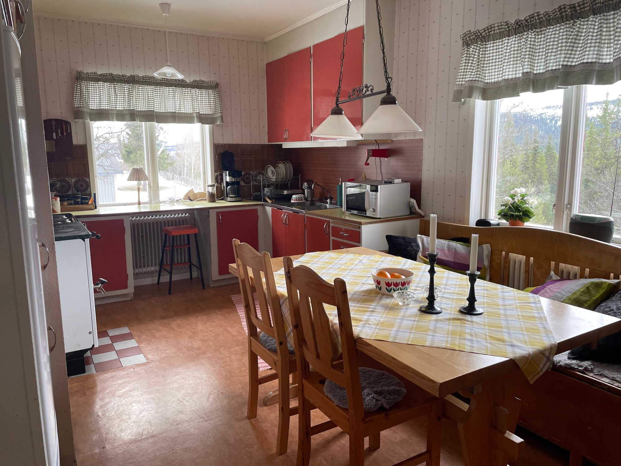 Mysig stuga i Ljungdalsfjällen – bild 8 av 11