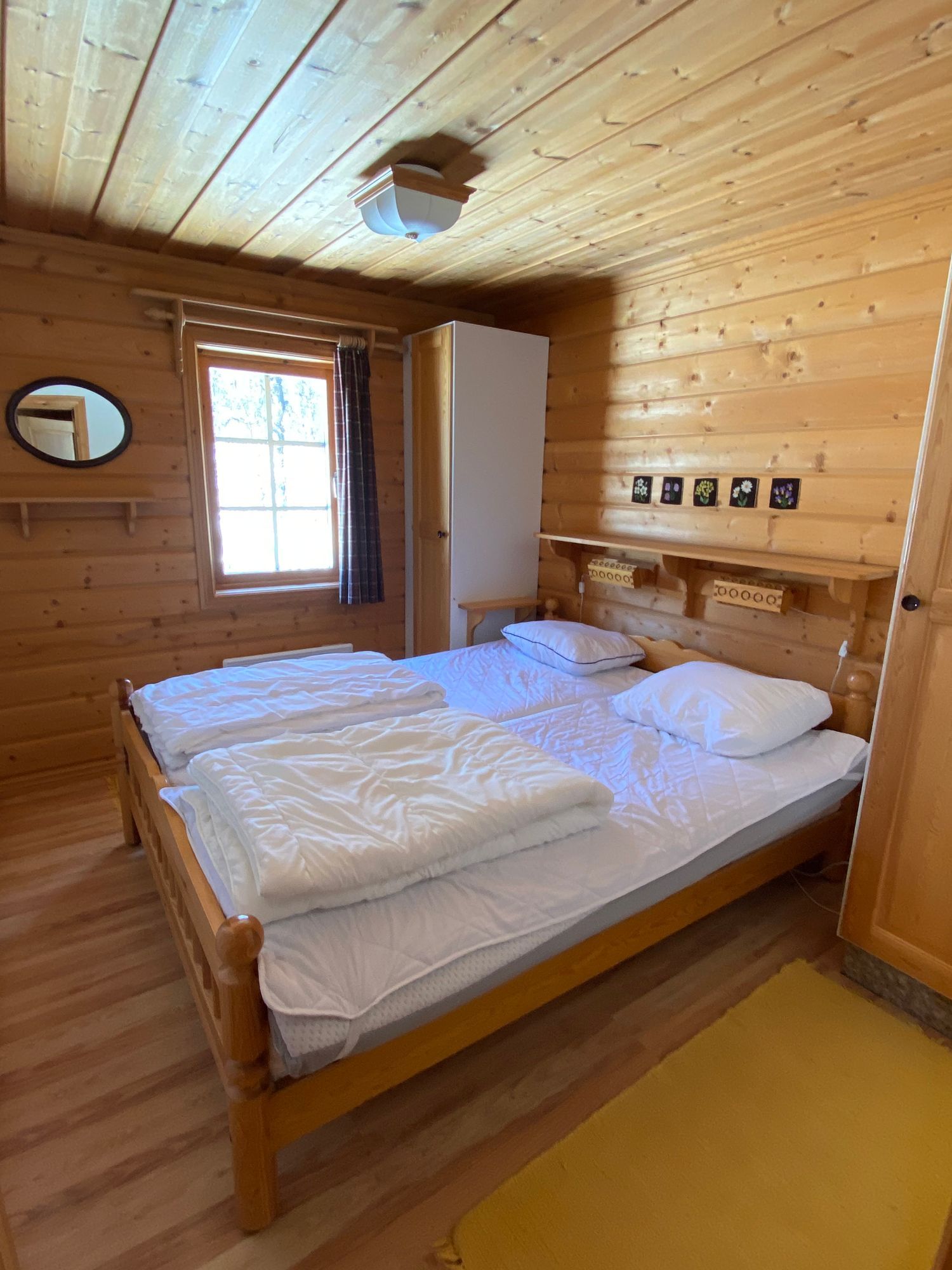 Fjällstuga vid längdspår med bastu och öppen spis – bild 2 av 11