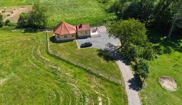 Nyrenoverad bostad i slottsmiljö