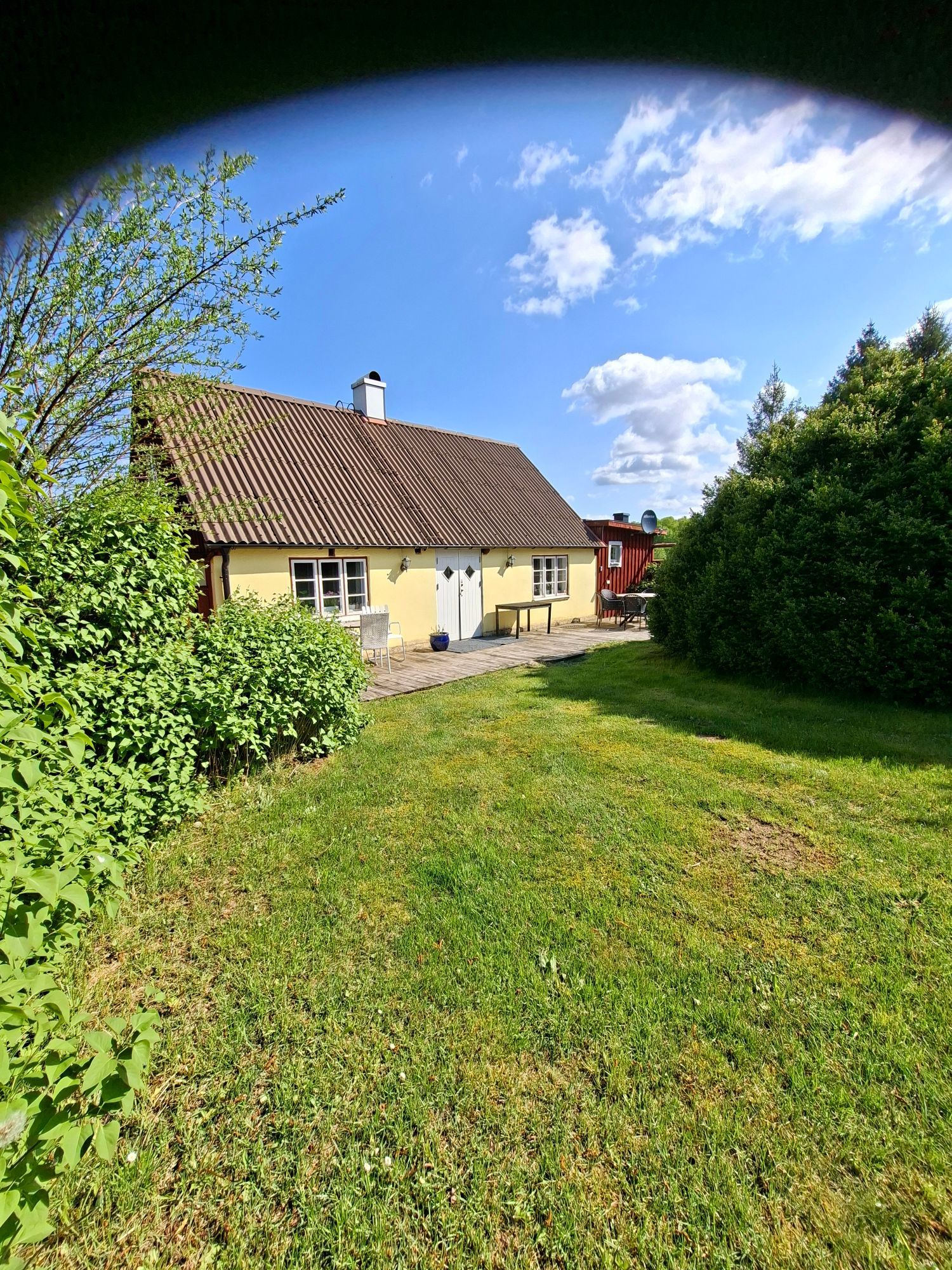 Mysigt litet hus på landet. – bild 2 av 24