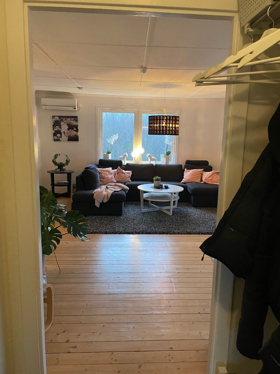 Stuga med egen pool vid badsjö. – bild 12 av 22