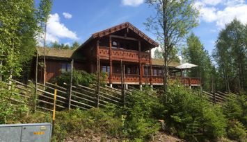 Större fjällstuga på Långberget