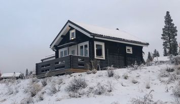 Mysig liten fjällstuga nära skidbackarna!