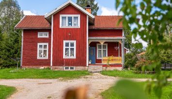 Trivsamt hus i hjärtat av Mockfjärd