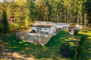 Sommarstuga på ö med närhet till vatten