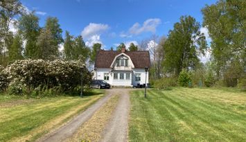 Stor villa nära Sämsjön