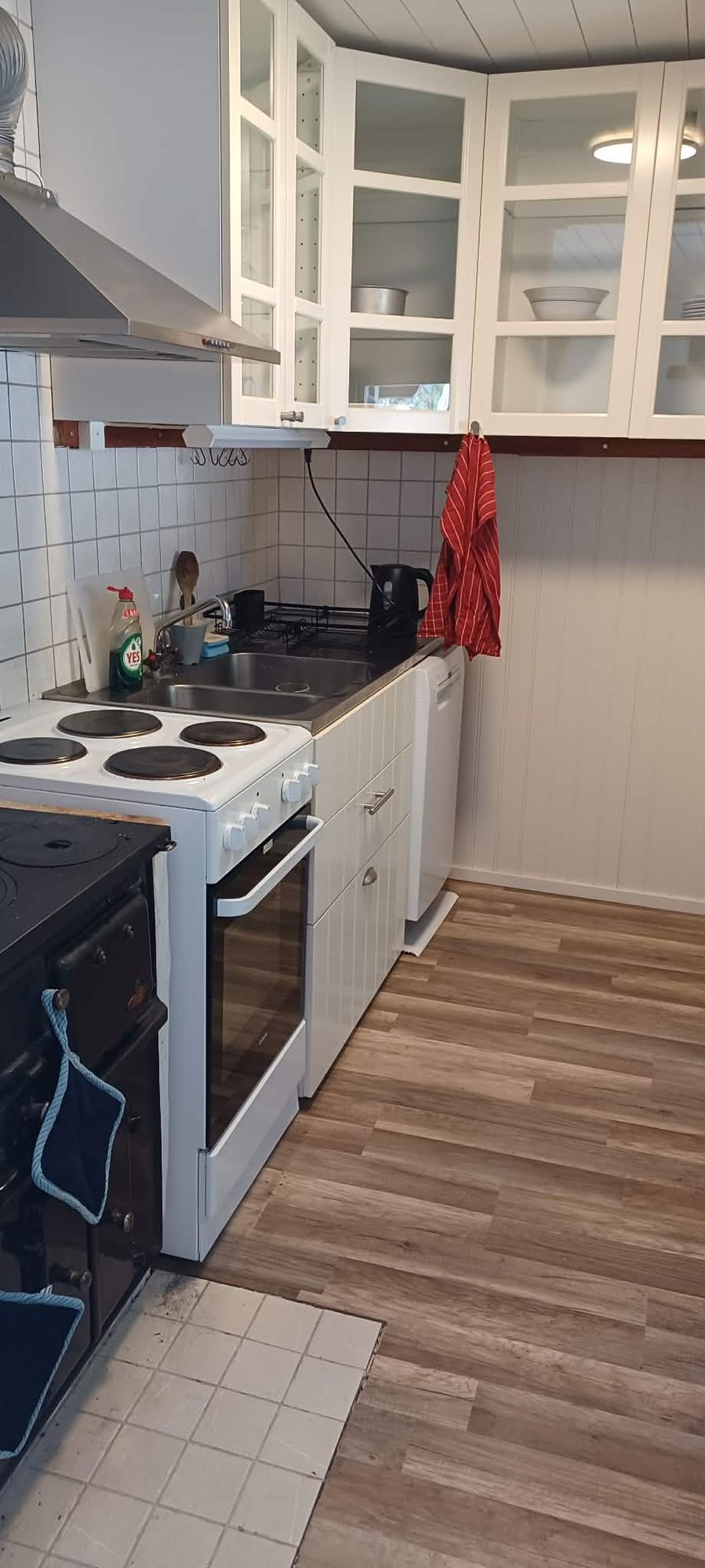 Charmig skärgårdsstuga med gäststuga uthyres – bild 13 av 21