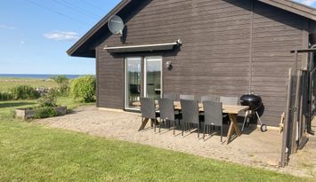 Strandnära ölandsidyll vid havet