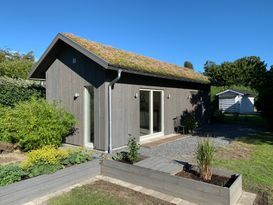 Nybyggt gästhus, med gångavstånd till hav och bad