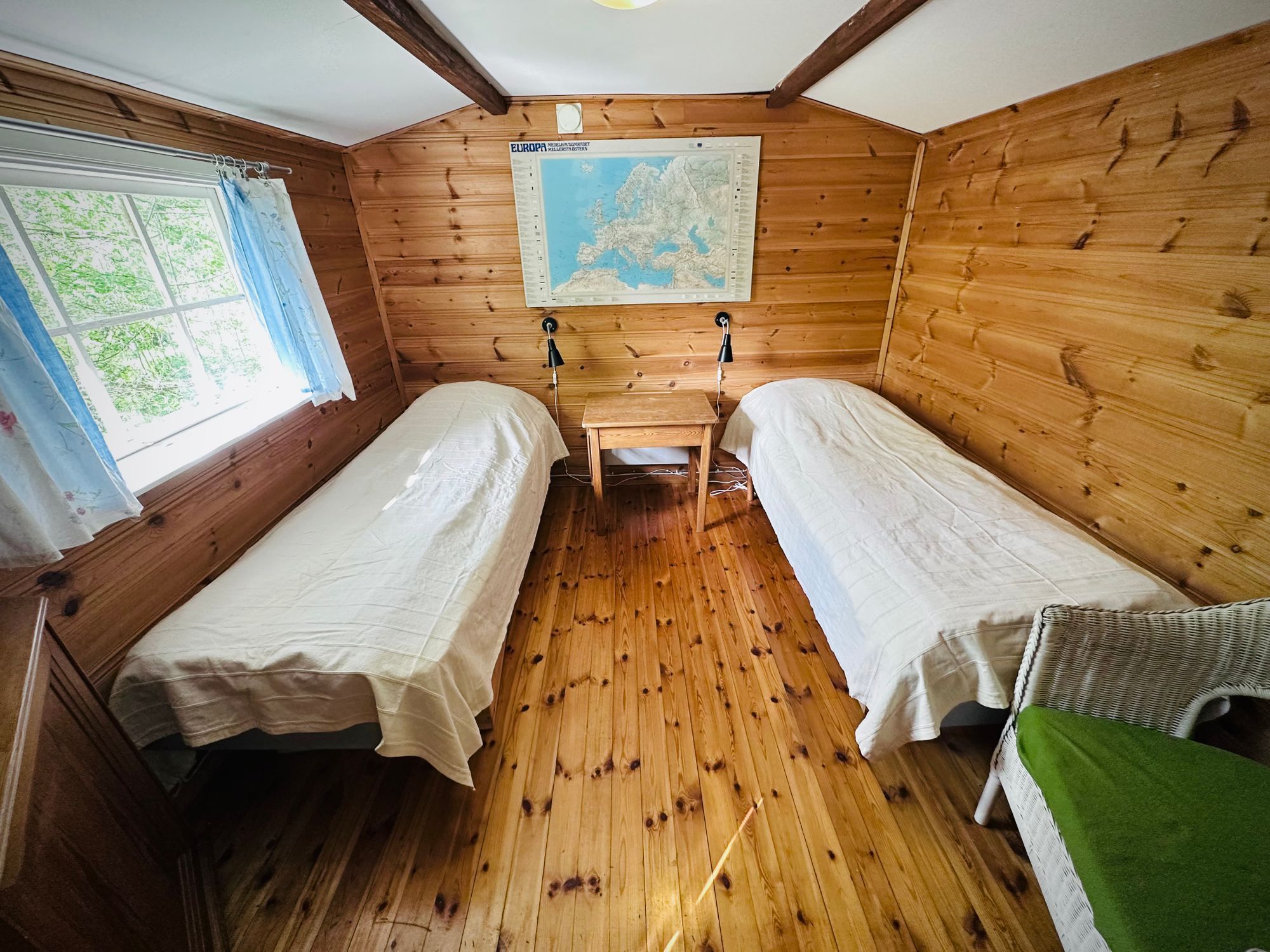 CHARMIGT SKÄRGÅRDSHUS MED GLASVERANDA & BASTU! – bild 14 av 20
