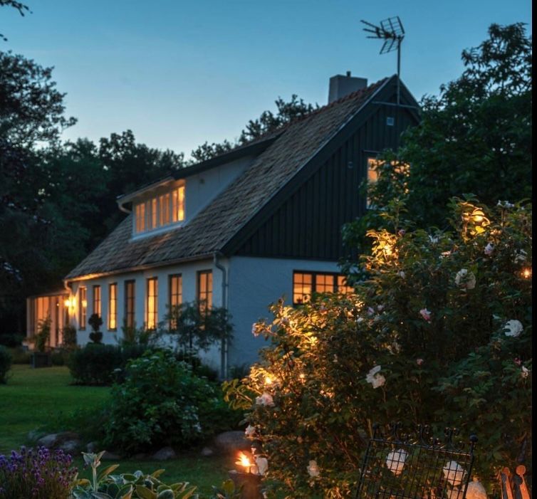 Sommaridyll i vackert stenhus med magiska vyer! – bild 5 av 19