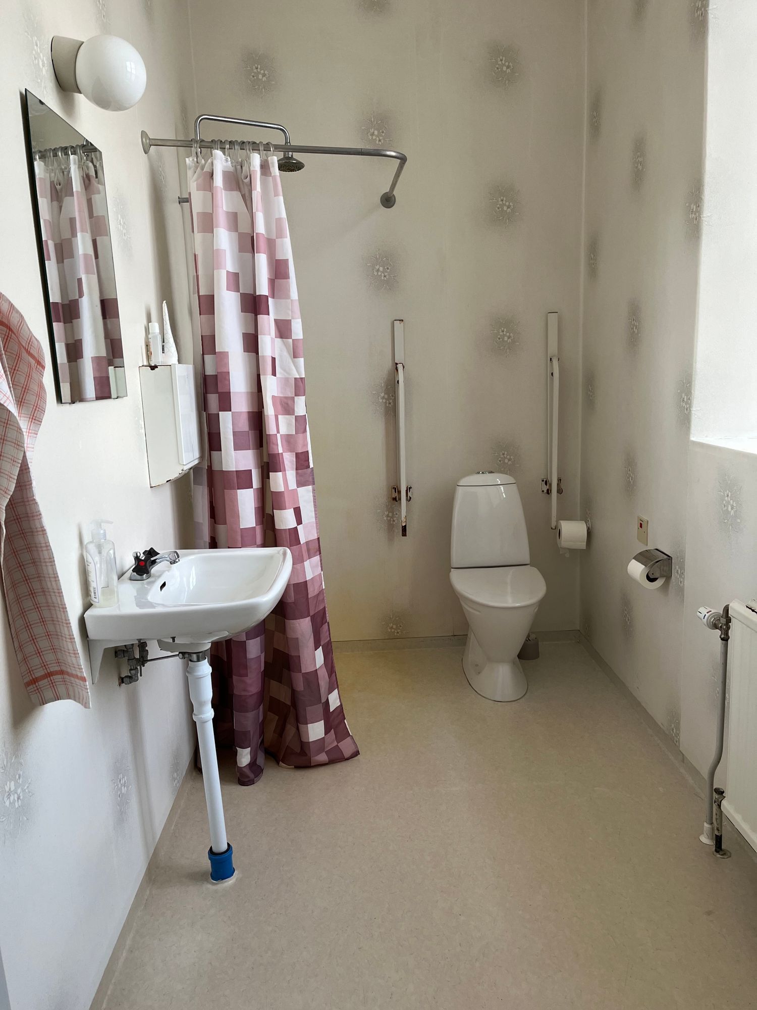 Lägenhet på övervåning i Källunge Bygdegård – bild 13 av 14