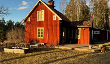 Torp vid slutet av skogsväg