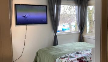 Stuga med vedeldad bastu och Jacuzzi