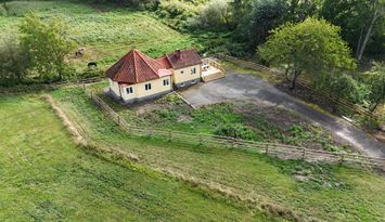 Nyrenoverad bostad i slottsmiljö