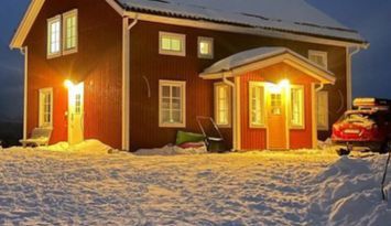 Fristående hus i Klövsjö by