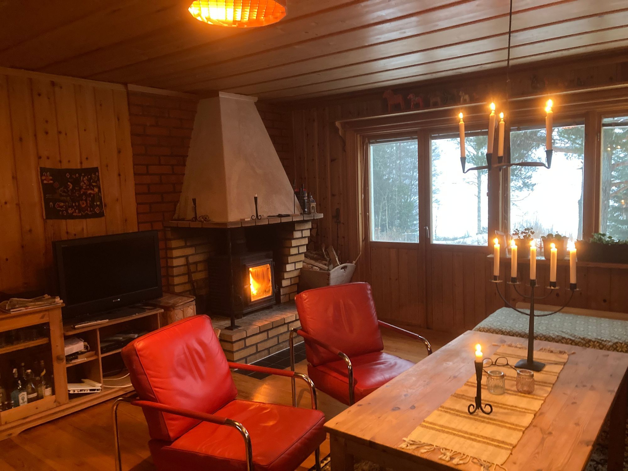 Stuga i gammal dalaby med sjötomt. – bild 3 av 24