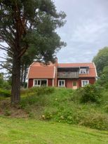 Cottage in old Dala village with lake plot.