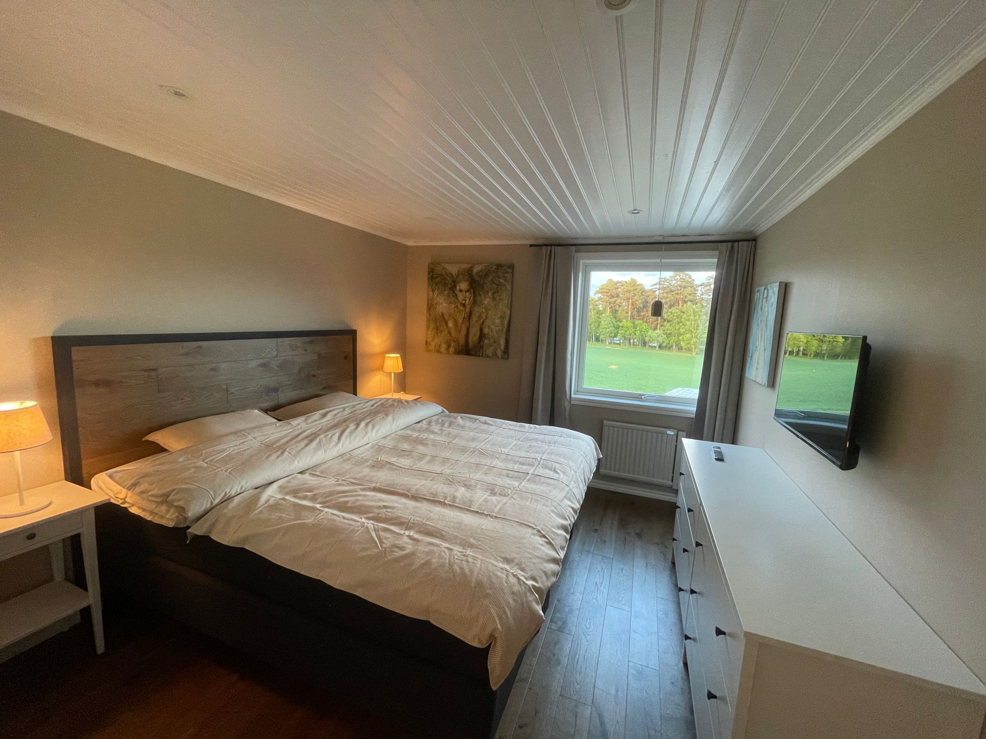 Mysigt hus med utsikt mot Bolmen – bild 8 av 10