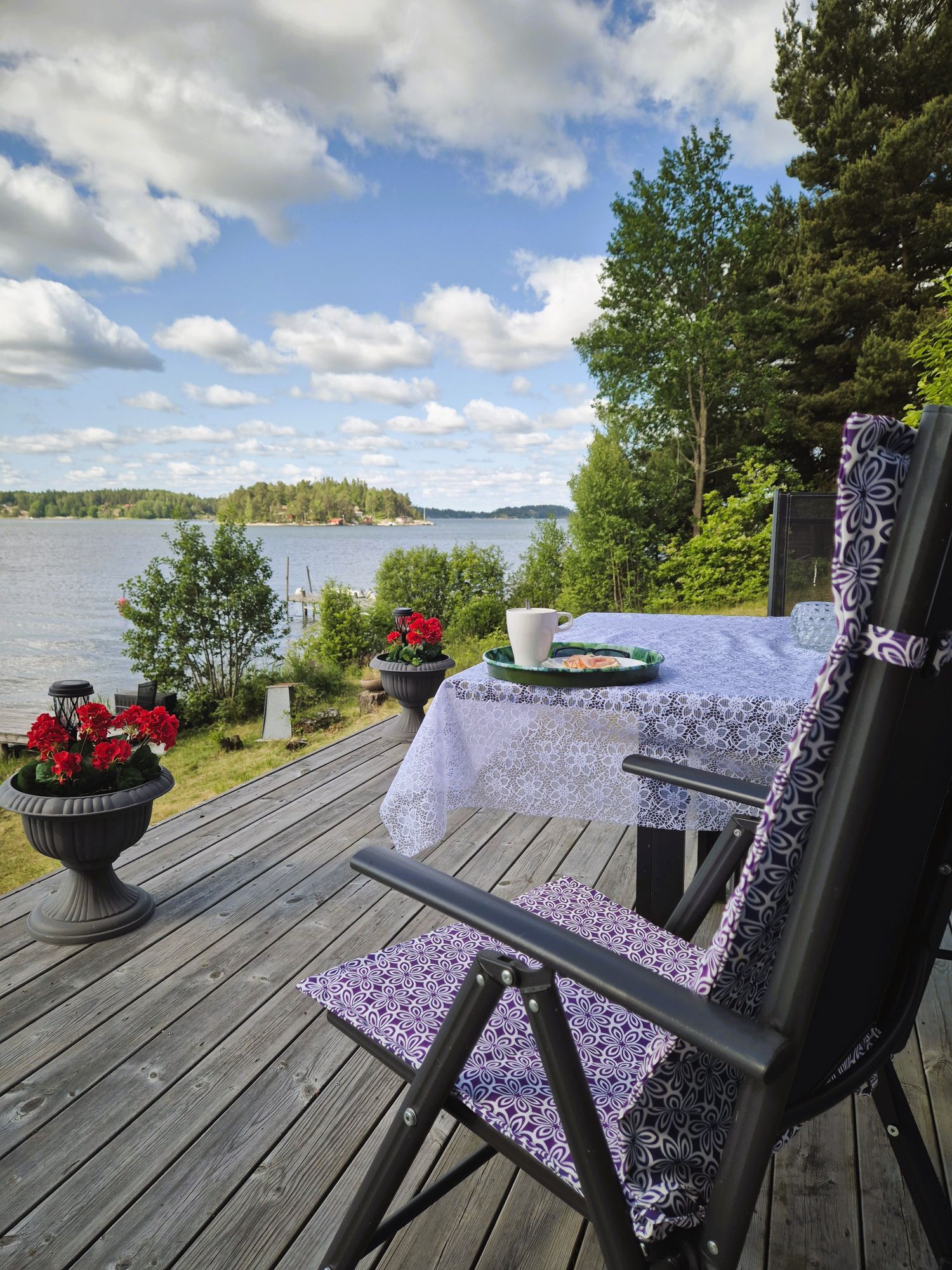 Enkel skärgårdsstuga med sjötomt och egen brygga. – bild 13 av 24