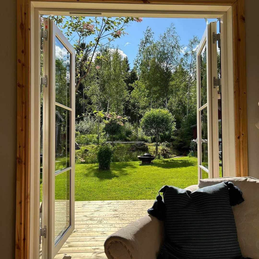 Familjevänligt hus med solig uteplats nära Ljusnan – bild 2 av 24