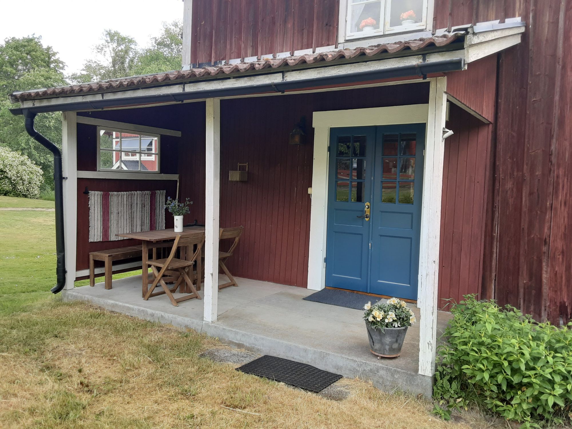 Charmigt äldre hus i Lönneberga med bullerbykänsla