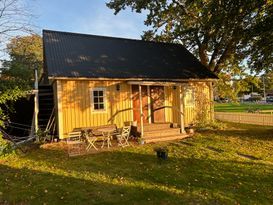 Charmantes Ferienhaus auf Villengrundstück mit Mee