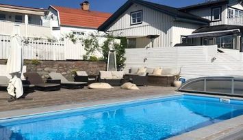Mysigt hus med pool i centrala Lysekil