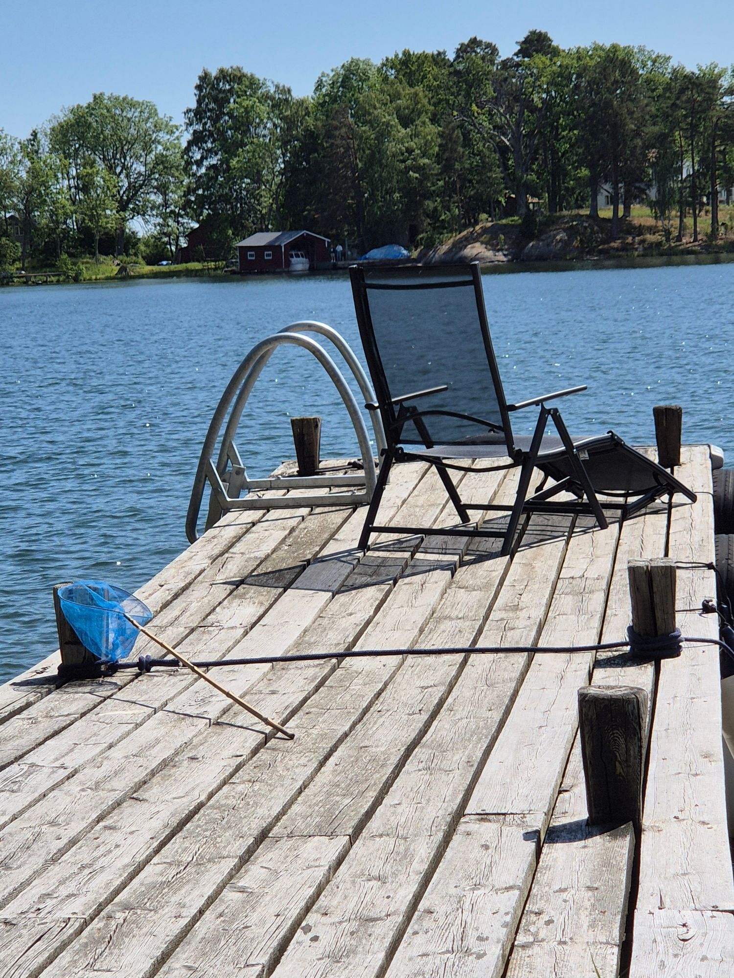 Enkel skärgårdsstuga med sjötomt och egen brygga. – bild 15 av 24