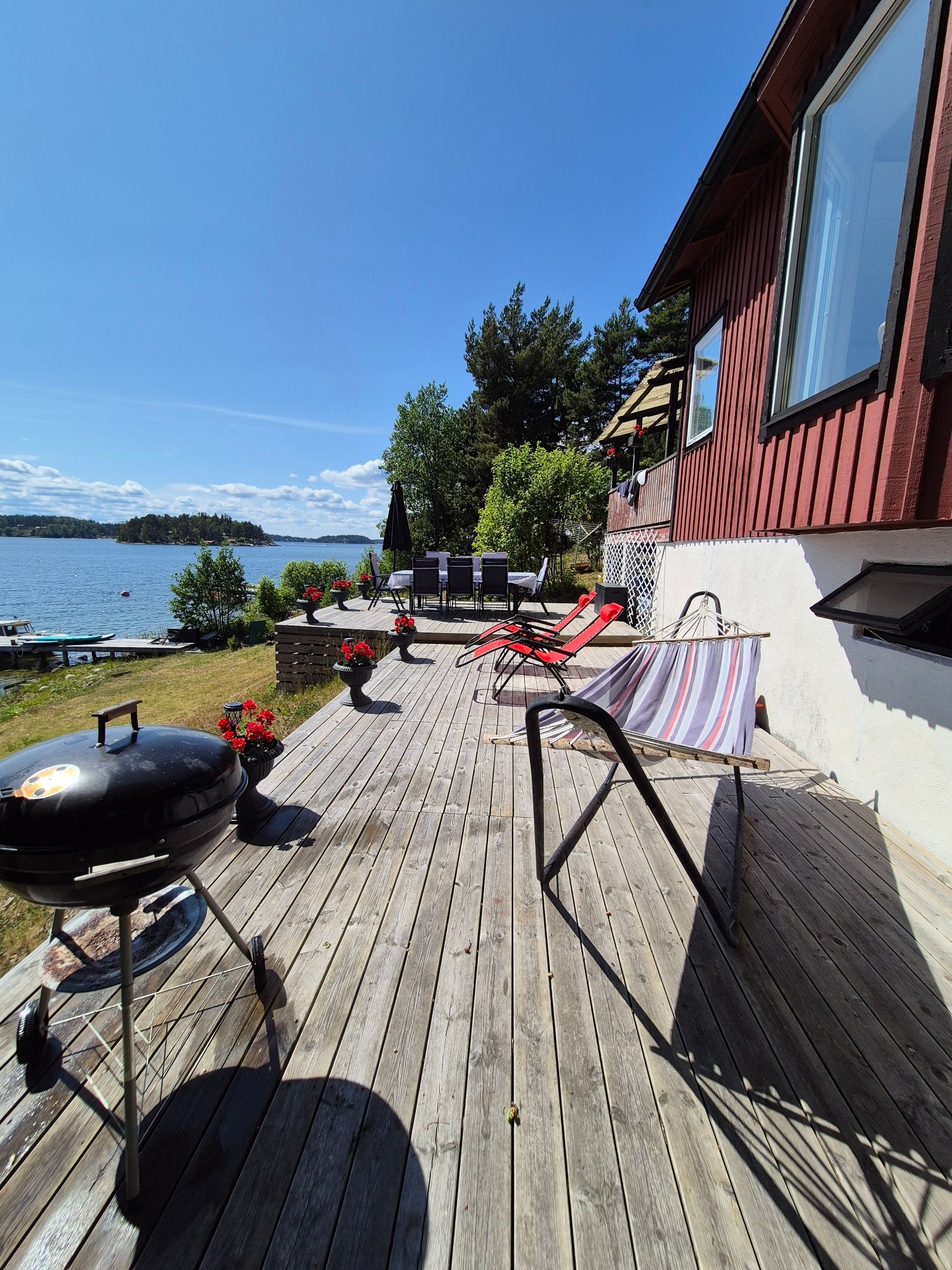 Enkel skärgårdsstuga med sjötomt och egen brygga. – bild 12 av 24