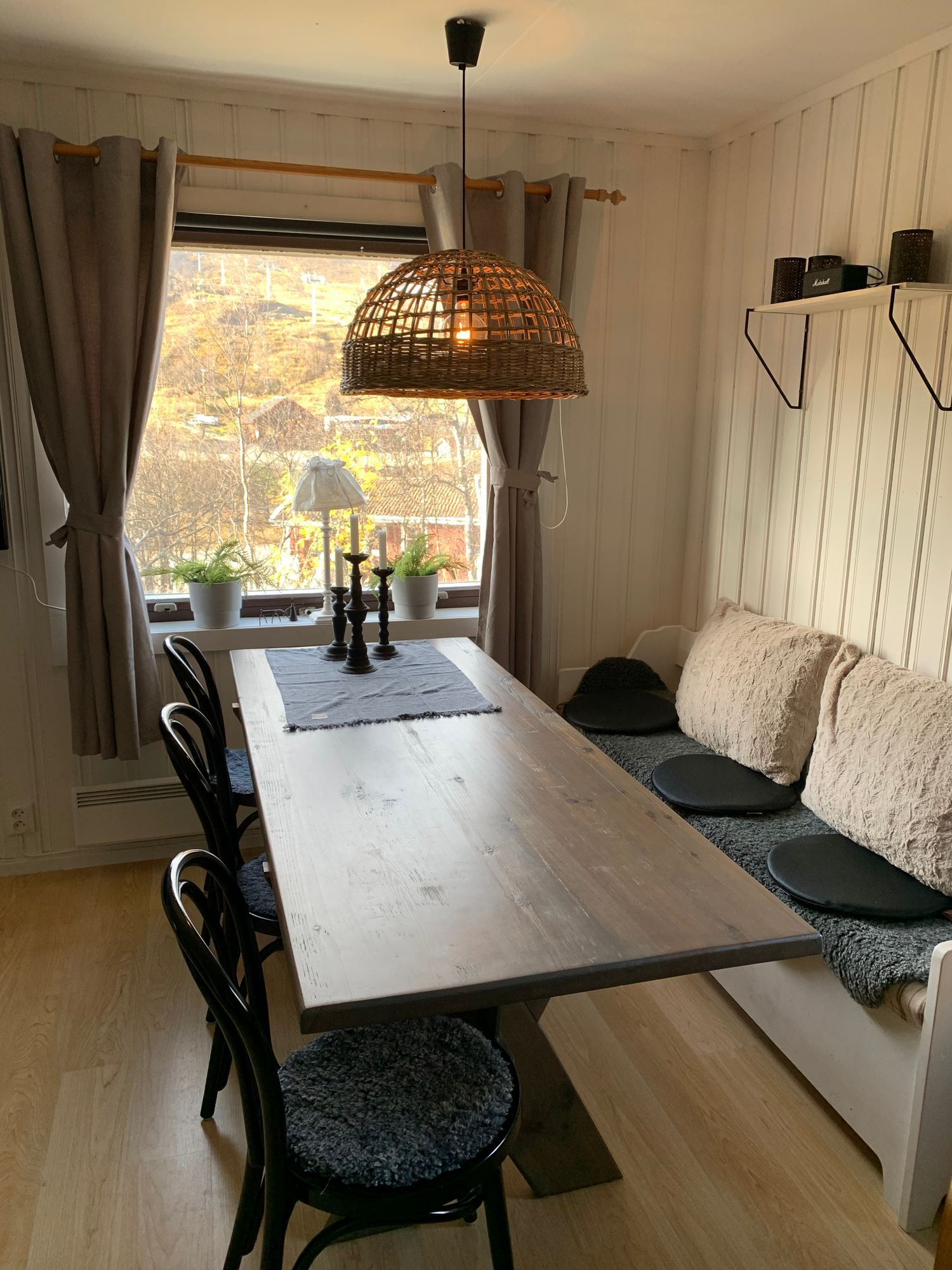 Stuga nära skidlift i Hamra – bild 2 av 9