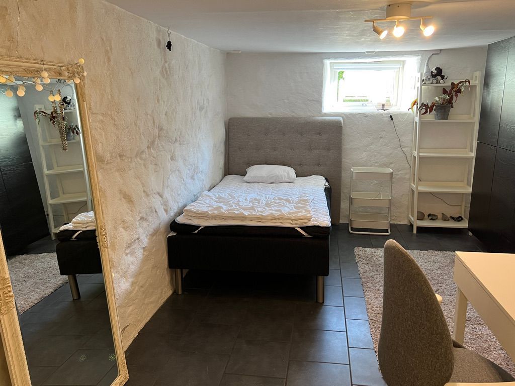 Central mysig villa i Visby – bild 13 av 24