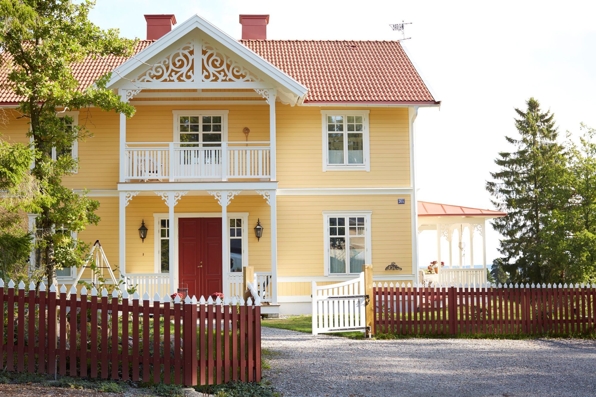 Villa med havsutsikt och privat brygga