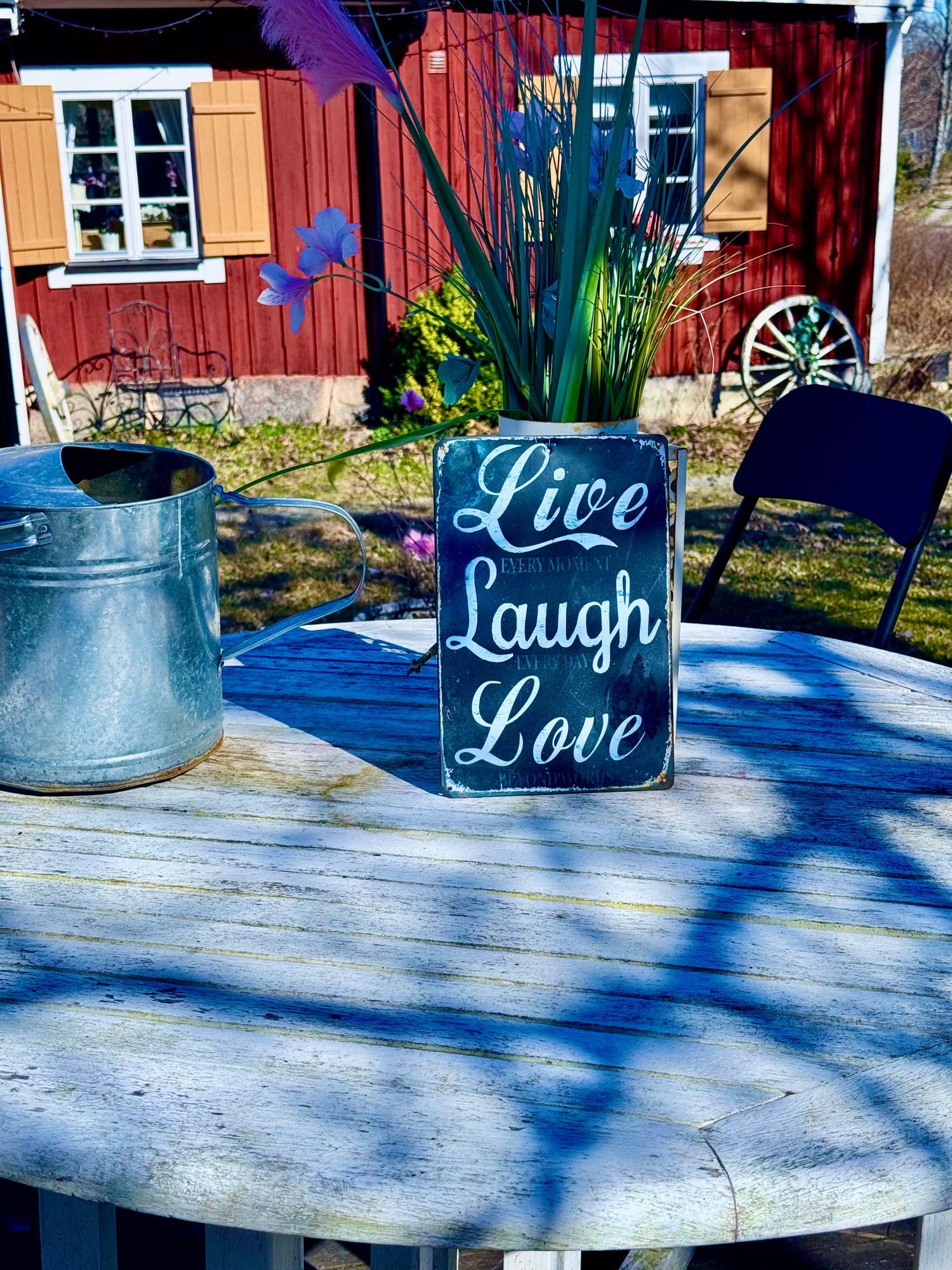 Unikt sjötorp med egen brygga vackert beläget!