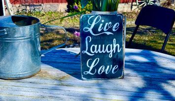 Unikt sjötorp med egen brygga vackert beläget!