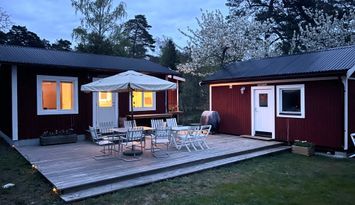 Stuga + gästhus, 100 m från havet i Byrum Sandvik