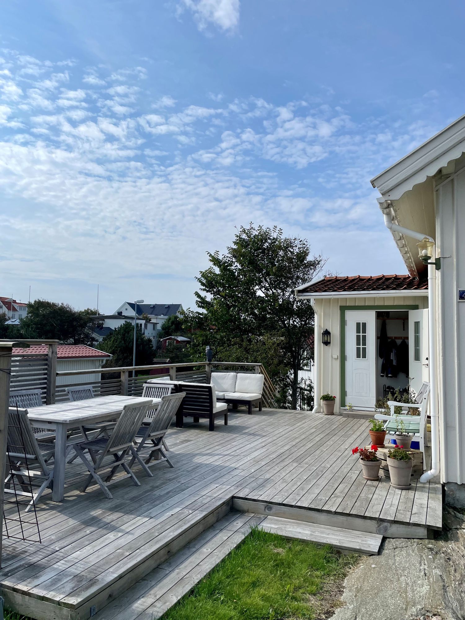 Mysigt hus med havsutsikt – bild 2 av 24