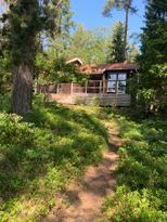 Coastal and cozy guest cottage