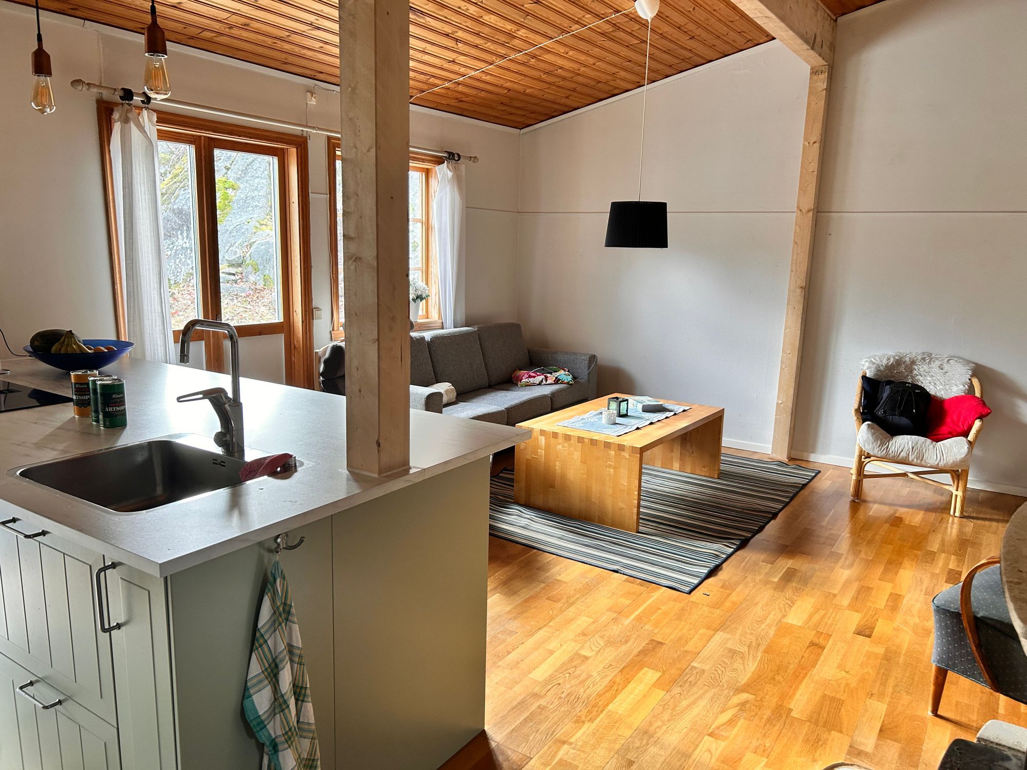 Strandnära stuga i naturskön miljö – bild 23 av 24